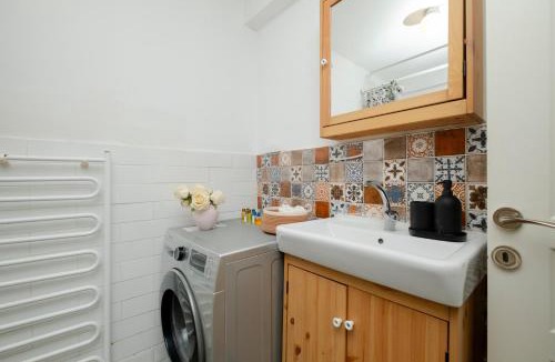 Kabatas Apartment | Spacious Sea View Family Suite in Managed Aparthotel with Balcony
