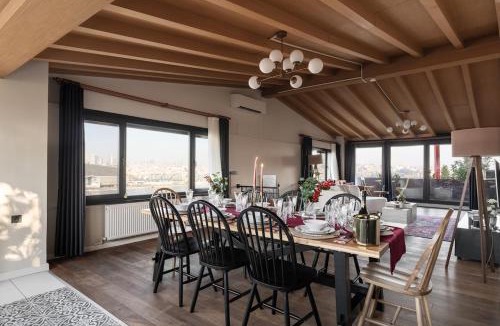 Balat Apartment | Iconic Sea View Duplex w Terrace in Balat