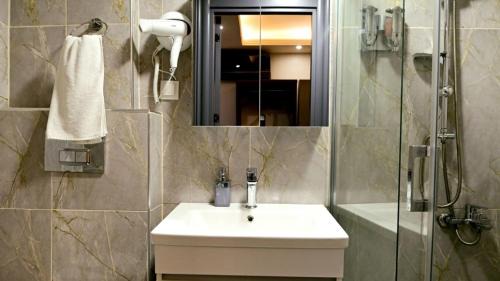 Bakırkoy Hotel | Lizbonia Suit Otel