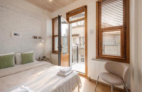 Kumkapi House | Oldcity House Friends & Families