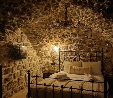 Artuklu Hotel | Mara Loya Konağı