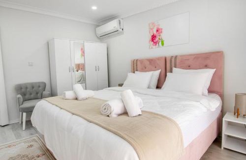Buyukcekmece Apartment | Cozy 1BR & Sofabed with Two Inviting Balconies