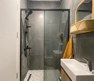 Moda Apartment | Cosy flat with a garden in central Kadikoy