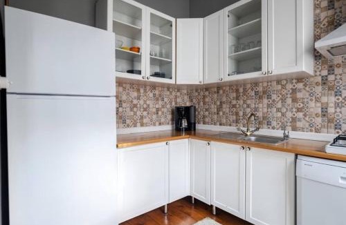 Galata Apartment | Grand Historic 3BD2Bath Galata Tower Pad! #408