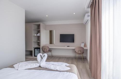 Eski Lara Hotel | Mad İnn Lara