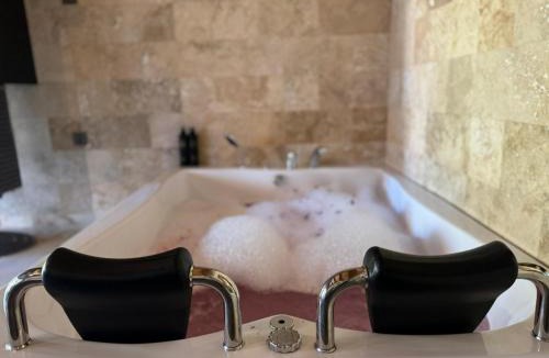 Agva Hotel | 216 North Hotel