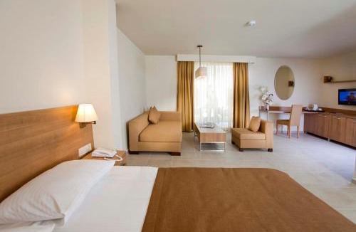 Side Hotel | Dream Family Club