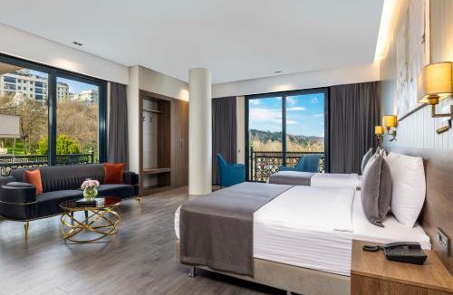 Avcilar Hotel | Ezkar Bathonea Art İstanbul