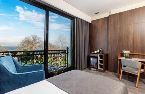 Avcilar Hotel | Ezkar Bathonea Art İstanbul