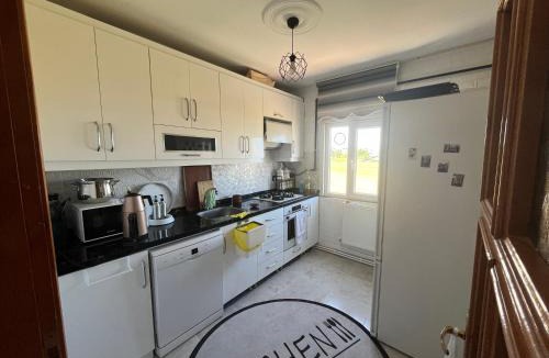 Arnavutkoy Apartment | Airport See Viem See Apartment
