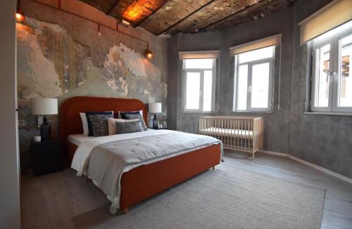 Balat Villa | Stunning 6BR 4Bath near Tram