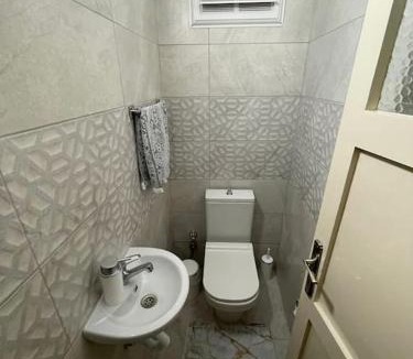 Karsiyaka Apartment | Çift klimalı, 110m2, 3+1, metro 5dk, 1000mbps inte