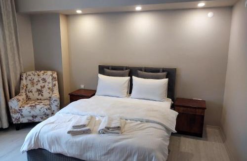 Konak Apartment | Beautiful stone guesthouse in cool Konak district