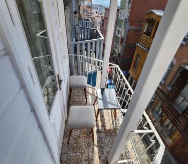 Rasimpasa Hotel | Kadıköy White House