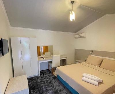 Side Hotel | MoY-Side
