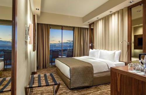 Guzeloba Mahallesi Hotel | Holiday Inn Antalya - Lara by IHG