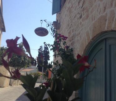 Cesme Hotel | Eski Tas Hotel
