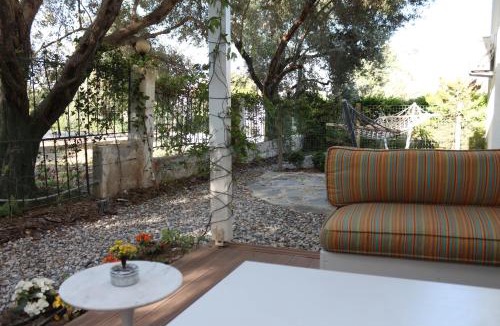 Altınyunus Mahallesi Hotel | Arinnanda Hotel Cesme