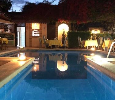 Kaleici Hotel | Hotel Karyatit Kaleici