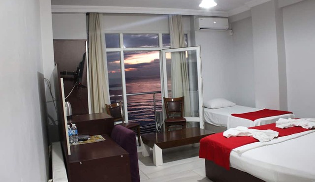 Deniz Otel