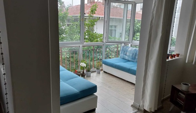 House is with a terrace and a fireplace -just 5 minutes away from the sea in Kocaeli