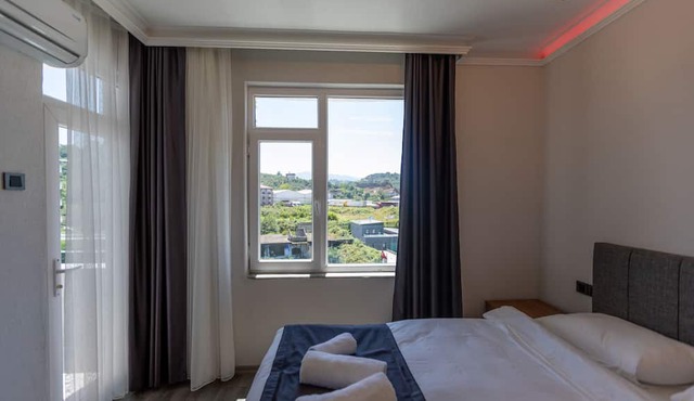 Black Pearly Hotel