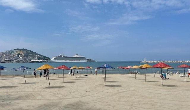 Fine apartment in the center of Kusadasi. 2 minutes walk to the beach. pure nostalgia in Kusadasi