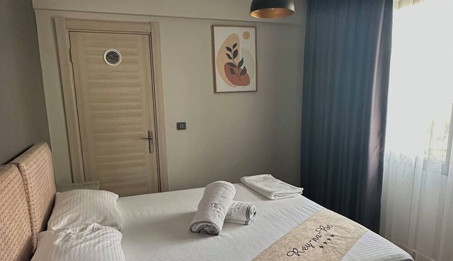 Reyna-Be Boutique Hotel