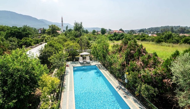 Chic Flat w Shared Pool and Garden in Dogusbelen in Mugla