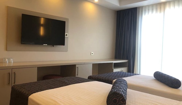 Grand Iska Hotel