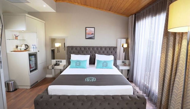 Homey Airport Hotel in Arnavutköy