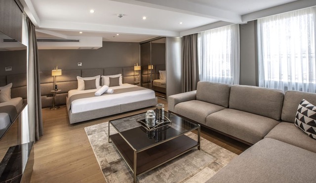 Valente Suites & Hotel