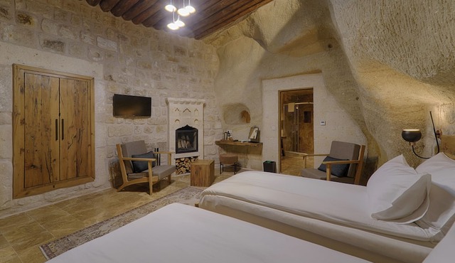 Solem Cave Suites