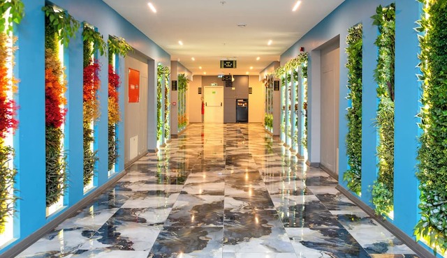 Zoom Hotel