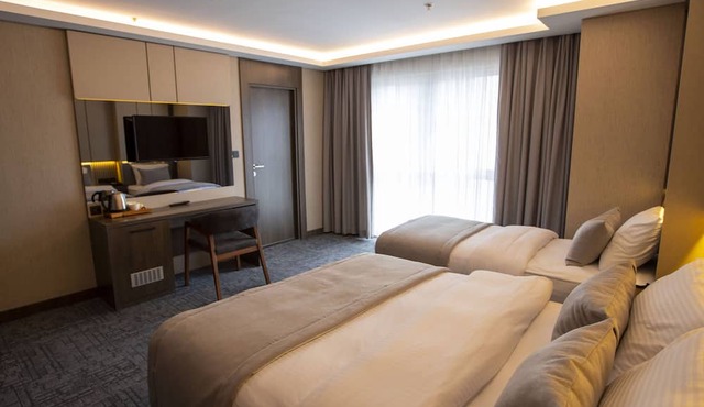 The Green Otel