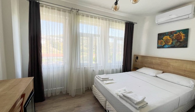 Parli Hotel