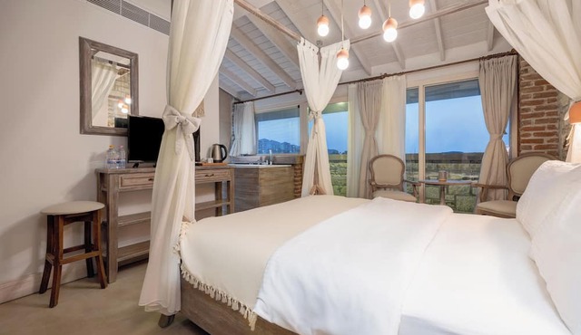 Navalia Otel