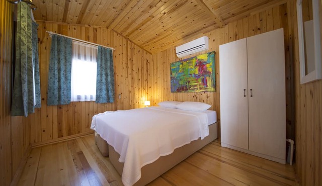 Bal Badem Bungalov