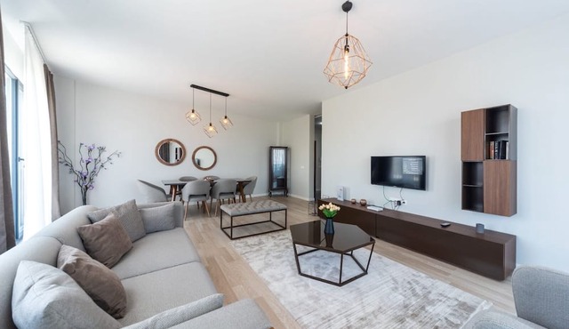 Green Hills Suites