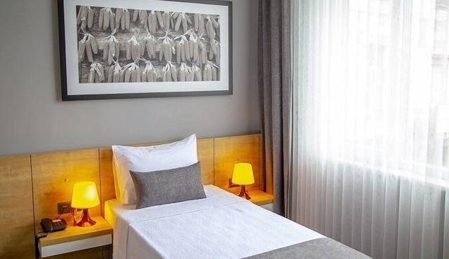 Uzer Otel