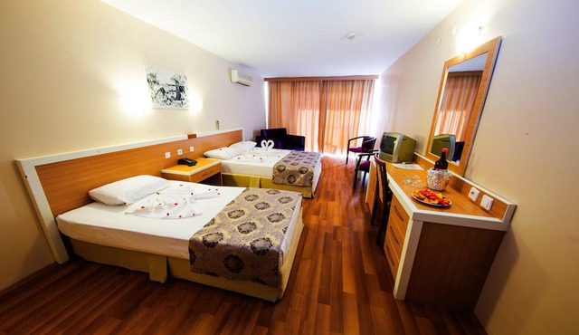 Tuntas Beach Hotel Altinkum in Didim