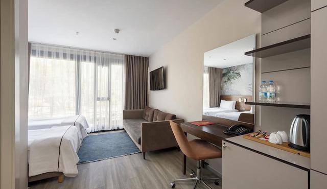 Upsuites Hotel