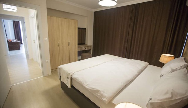 Black Rose Apartment