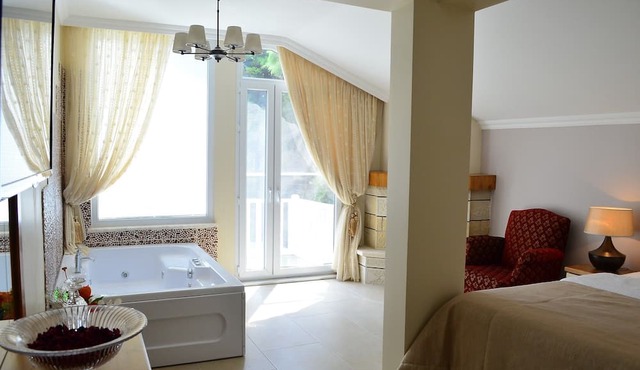 Sweet Home River Hotel