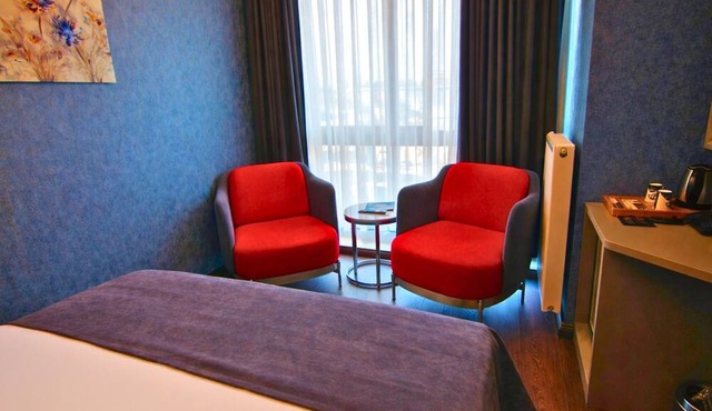 216 Eagle Palace Suite
