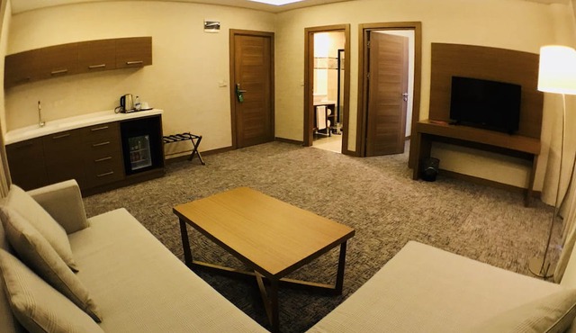 Garden Zara Hotel