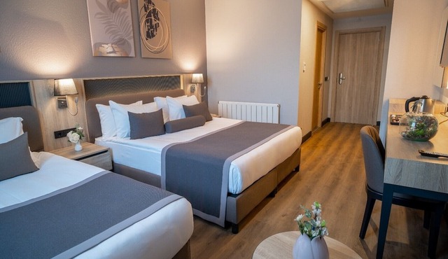 Mayi Hotel