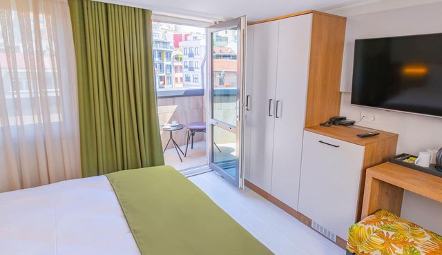 Quinnova Hotel