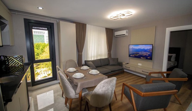Luxury Life Suites