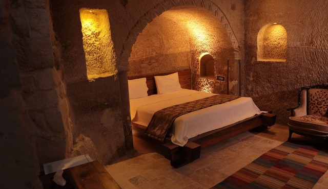 Hira Cave Hotel